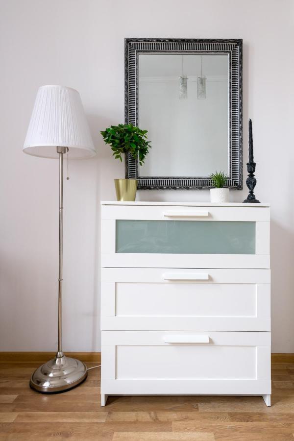 Discover Krakow Apartments - 3 Rakowicka St - Classic Apartments Near Main Station - Netflix Exterior foto